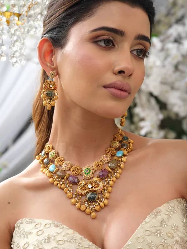 Gemstone antique necklace